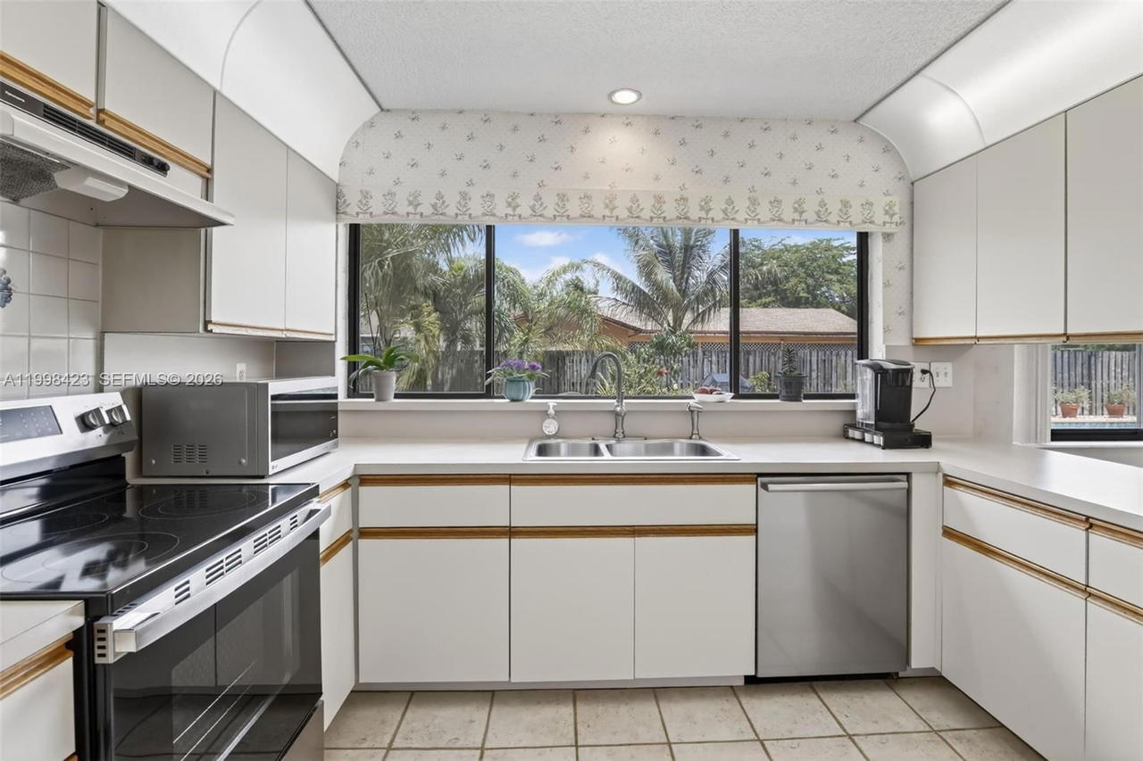 Real estate property located at 10471 21st Ct, Broward, Millers Sunrise Estates S, Sunrise, FL
