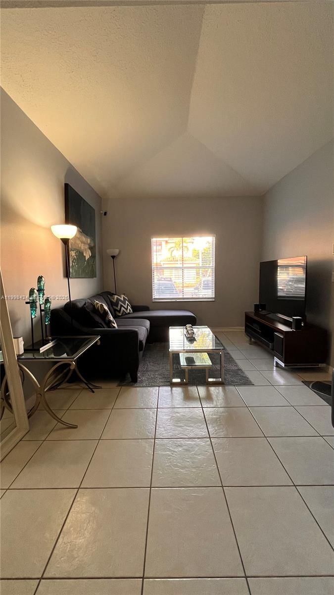 Real estate property located at 4943 Leeward Ln #3204, Broward, Villas At Harbor Isles Co, Dania Beach, FL