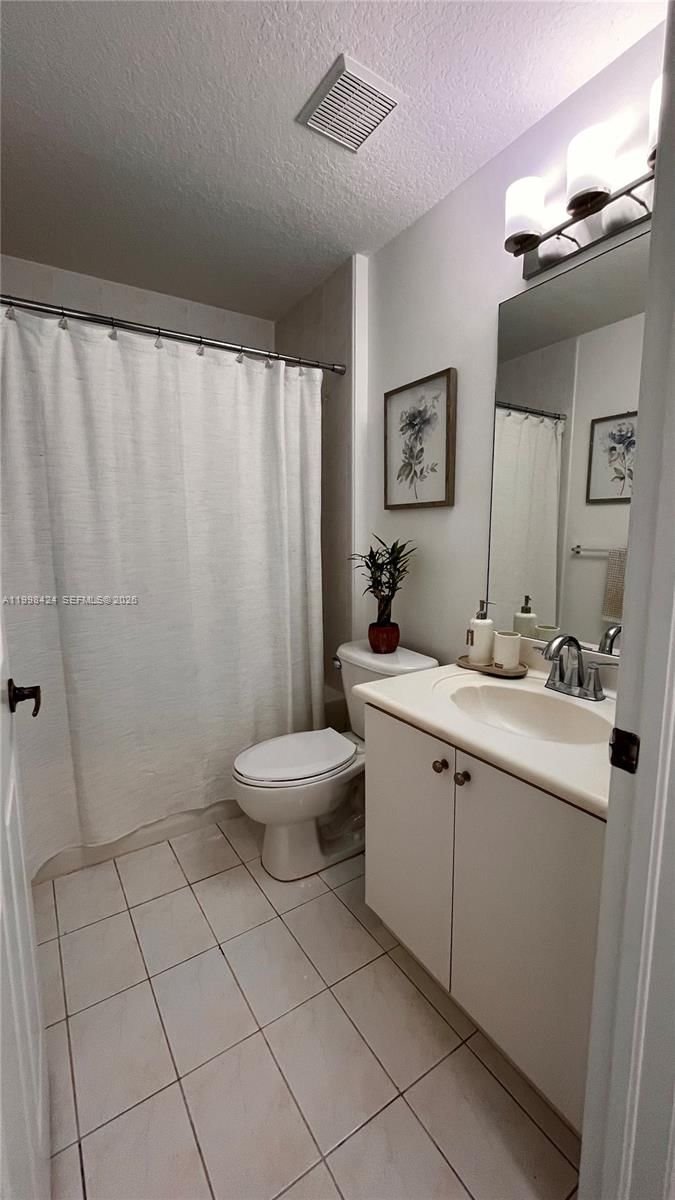 Real estate property located at 4943 Leeward Ln #3204, Broward, Villas At Harbor Isles Co, Dania Beach, FL