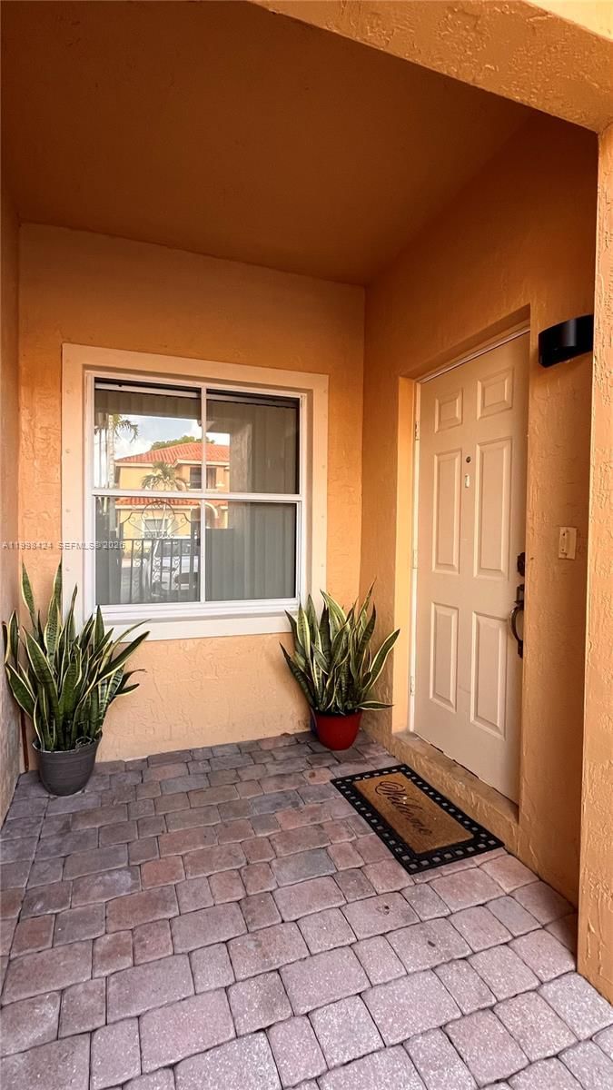 Real estate property located at 4943 Leeward Ln #3204, Broward, Villas At Harbor Isles Co, Dania Beach, FL