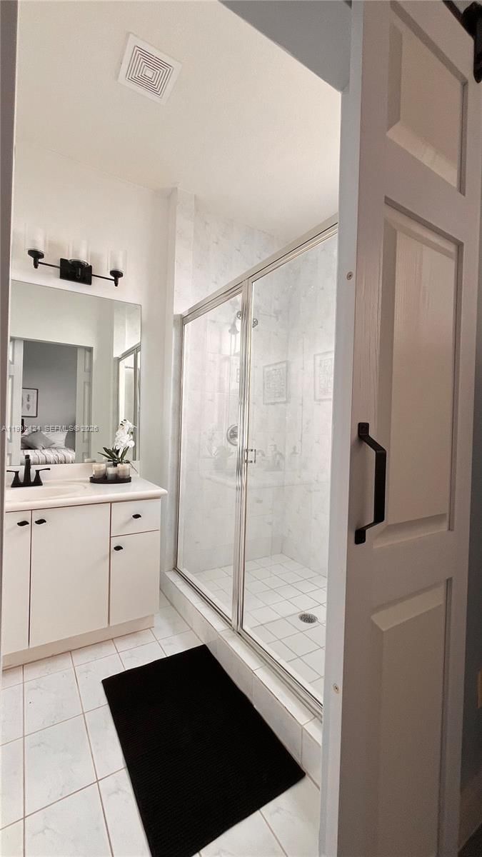 Real estate property located at 4943 Leeward Ln #3204, Broward, Villas At Harbor Isles Co, Dania Beach, FL