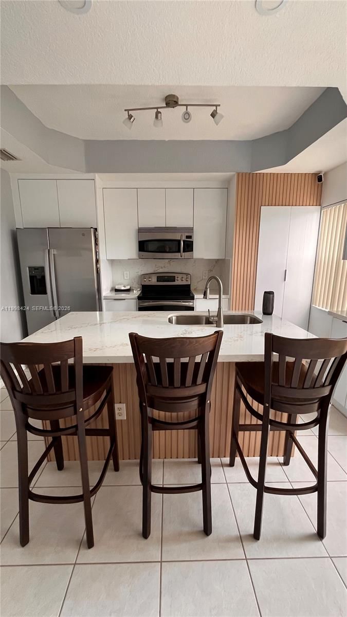 Real estate property located at 4943 Leeward Ln #3204, Broward, Villas At Harbor Isles Co, Dania Beach, FL