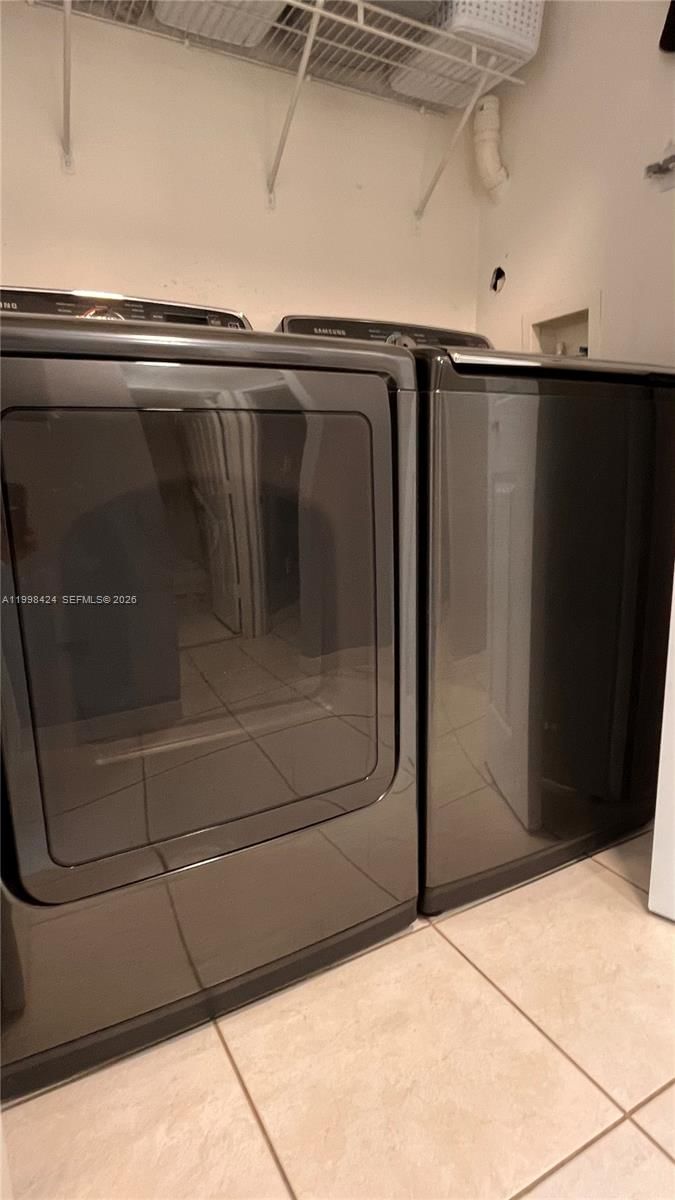 Real estate property located at 4943 Leeward Ln #3204, Broward, Villas At Harbor Isles Co, Dania Beach, FL