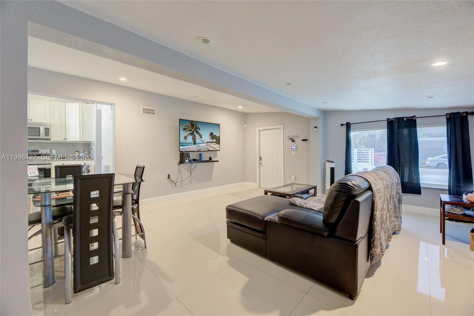 Real estate property located at 3811 47 ave, Broward, Lake Forest Sec 3, West Park, FL