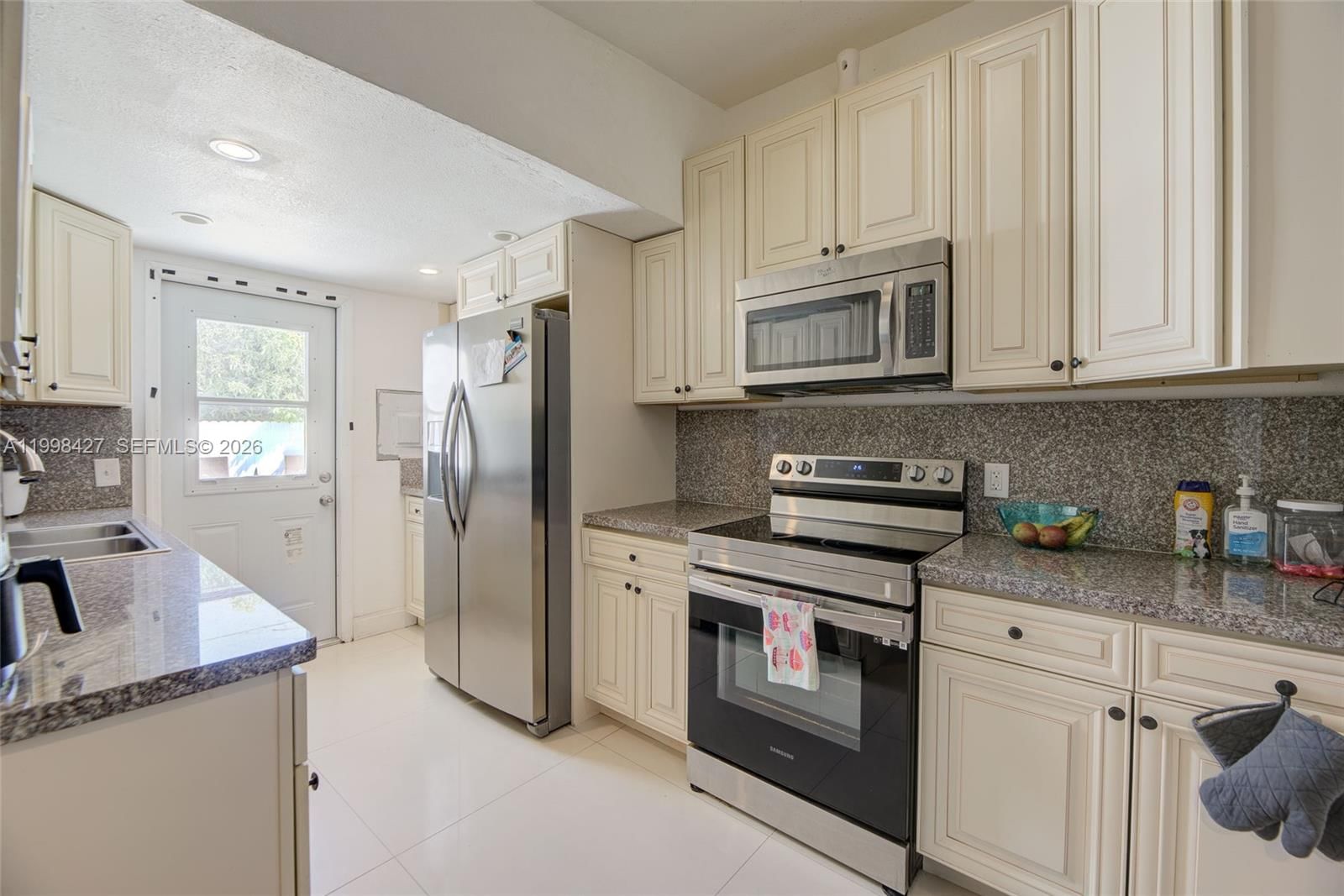 Real estate property located at 3811 47 ave, Broward, Lake Forest Sec 3, West Park, FL