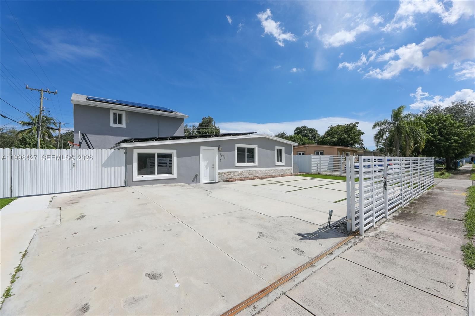 Real estate property located at 3811 47 ave, Broward, Lake Forest Sec 3, West Park, FL