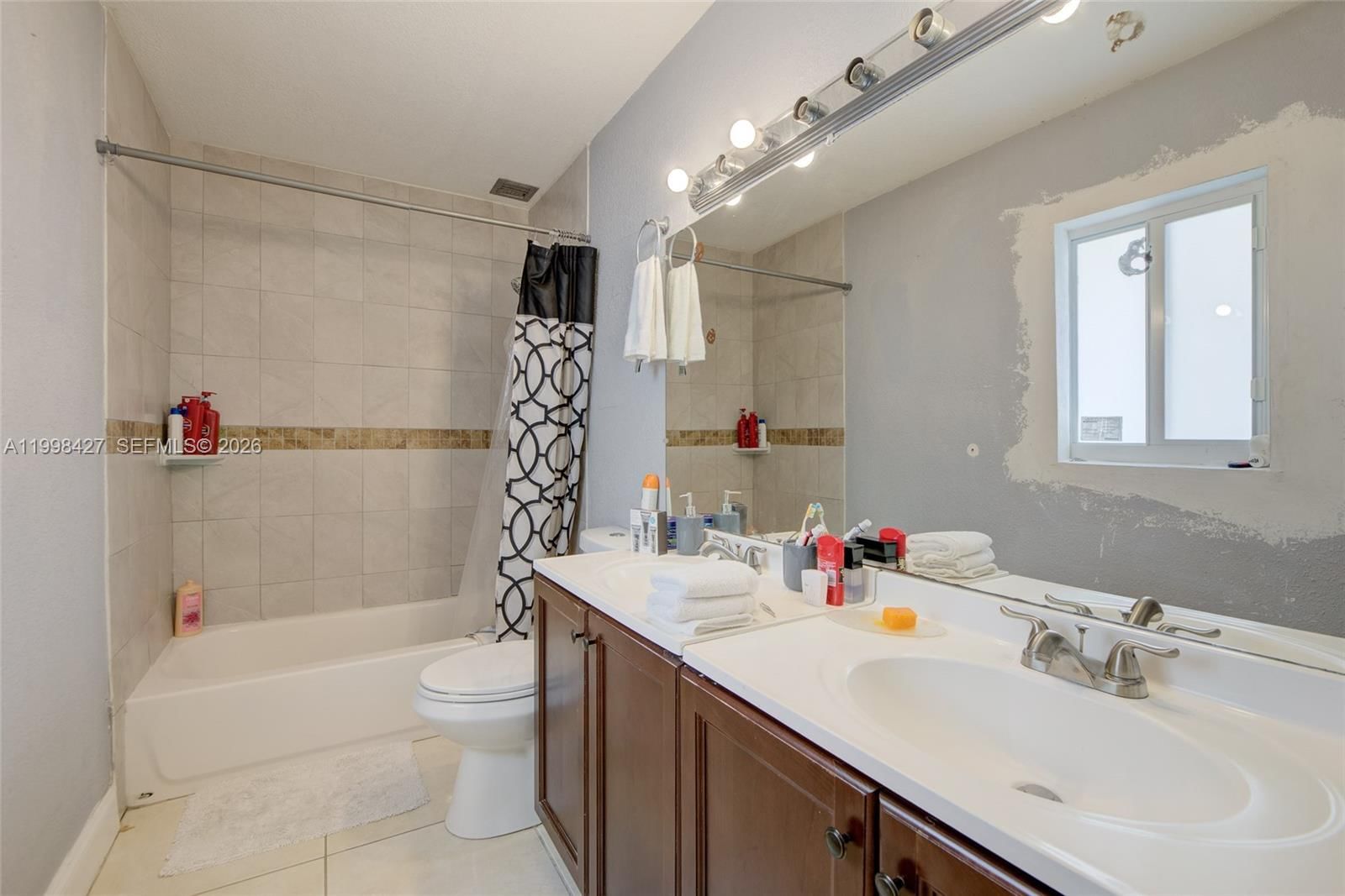 Real estate property located at 3811 47 ave, Broward, Lake Forest Sec 3, West Park, FL