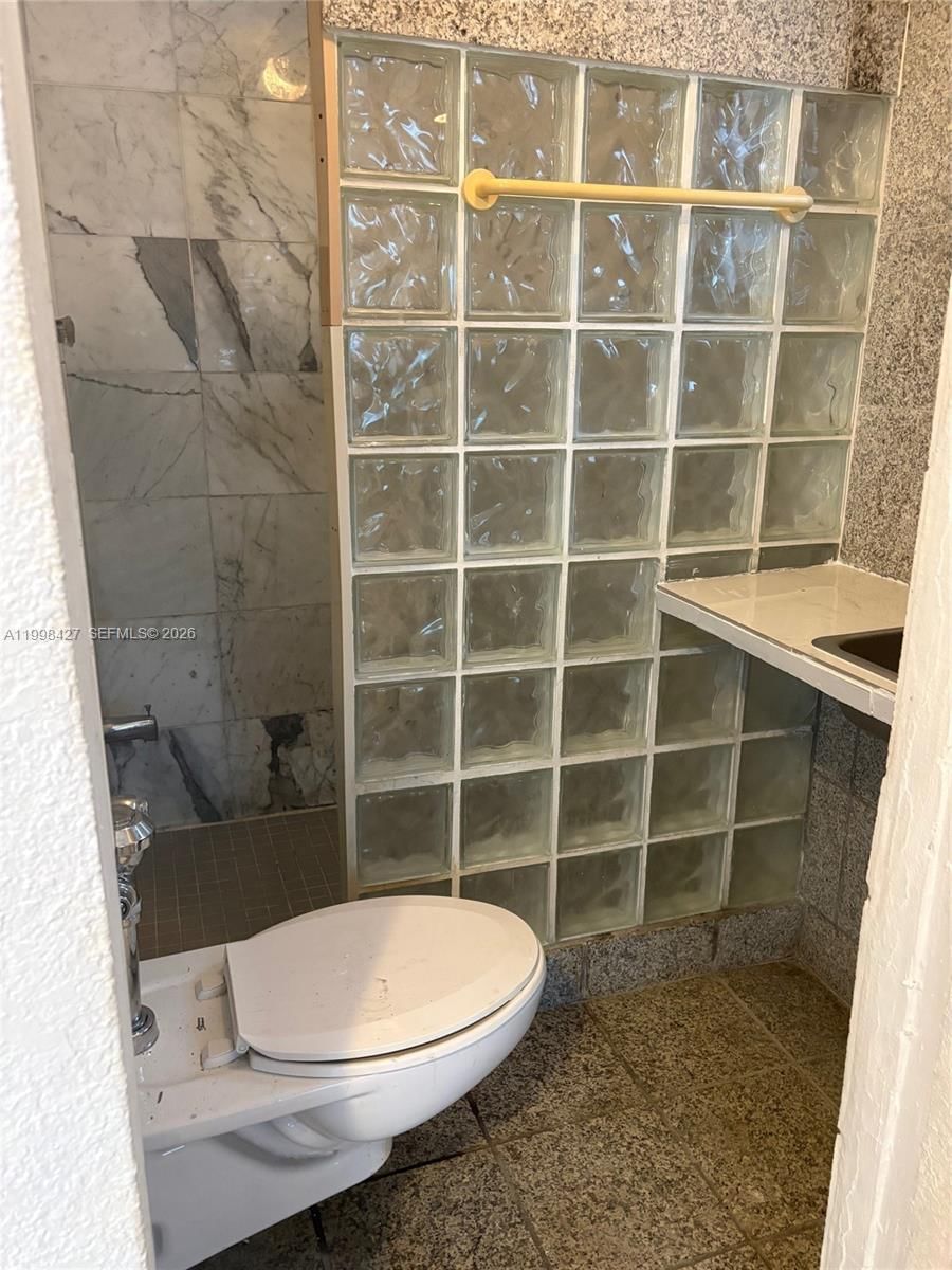 Real estate property located at 3811 47 ave, Broward, Lake Forest Sec 3, West Park, FL