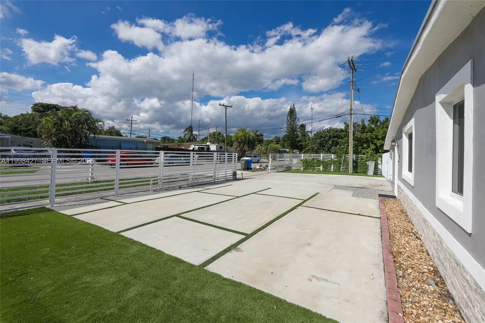 Real estate property located at 3811 47 ave, Broward, Lake Forest Sec 3, West Park, FL