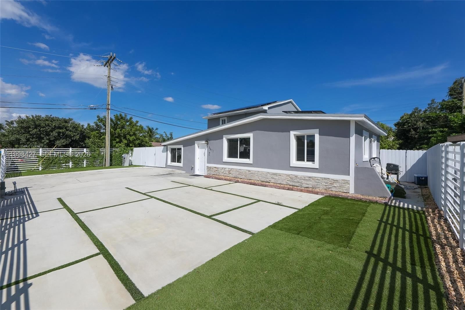 Real estate property located at 3811 47 ave, Broward, Lake Forest Sec 3, West Park, FL