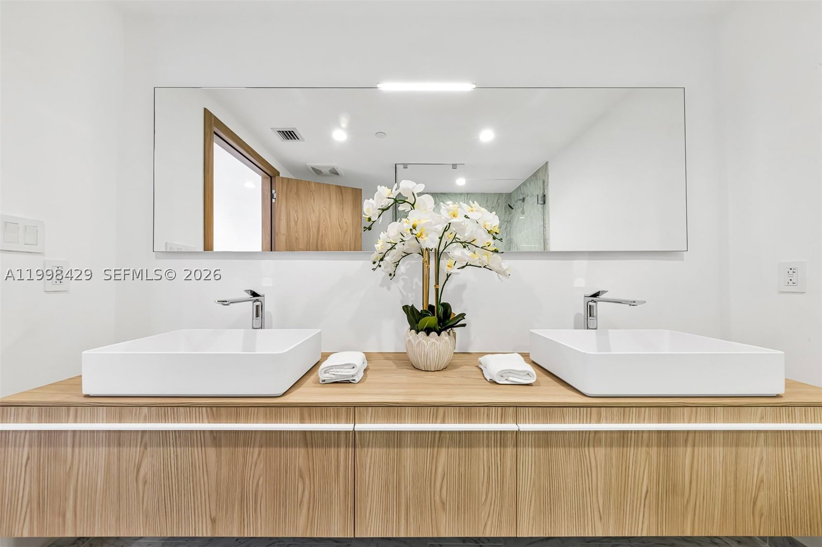Real estate property located at 1135 103rd St #304, Miami-dade, Onda Condo, Bay Harbor Islands, FL