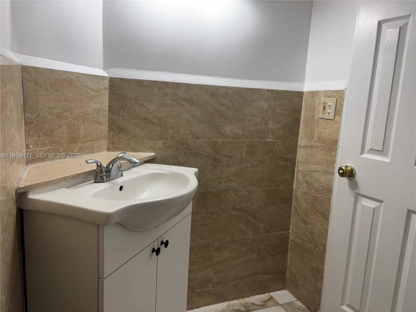 Real estate property located at 1501 191st St C211, Miami-dade, Rolling Green Condo C, Miami, FL