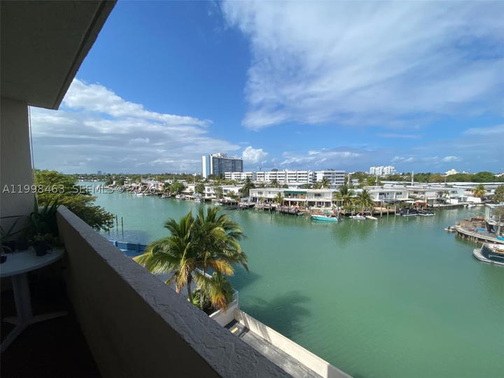 Real estate property located at 7125 Bay Dr #506, Miami-dade, Bay Plaza Condo, Miami Beach, FL