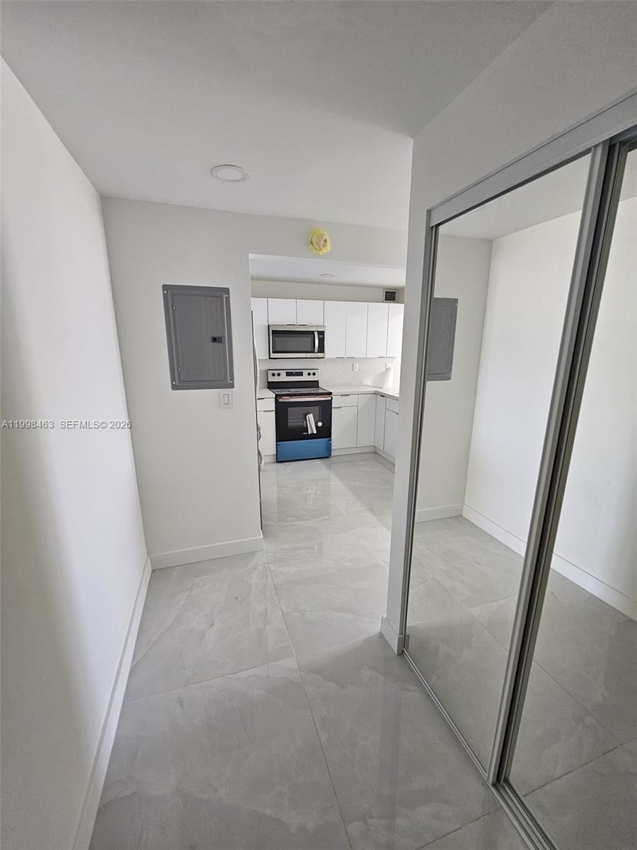 Real estate property located at 7125 Bay Dr #506, Miami-dade, Bay Plaza Condo, Miami Beach, FL