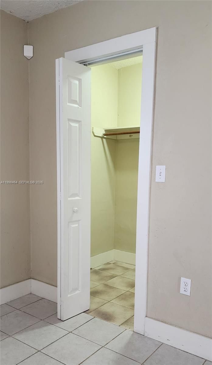 Real estate property located at 880 26th St, Miami-dade, Hialeah 13th Addn Amd Pl, Hialeah, FL