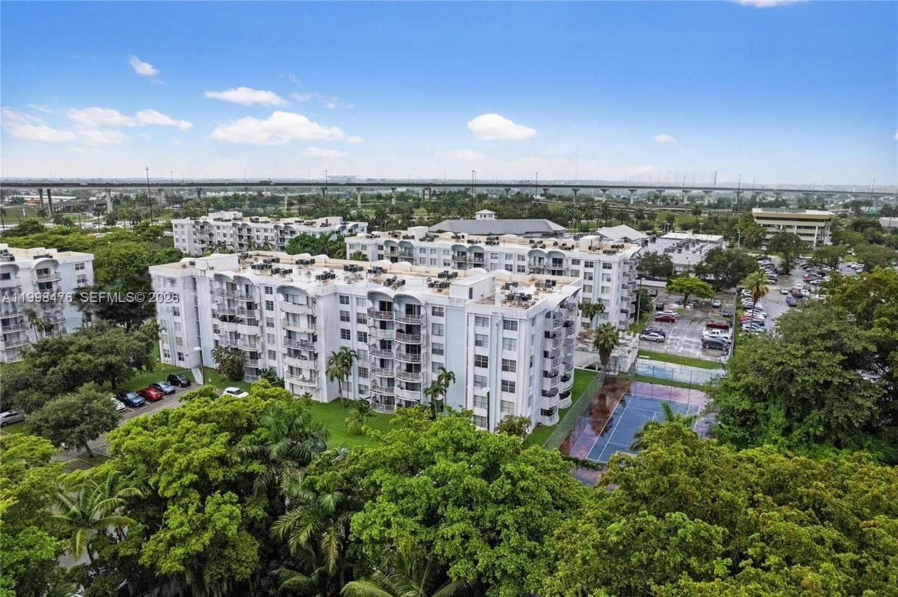Real estate property located at 494 165th St Rd C-601, Miami-dade, Montecarlo Condo, Miami, FL