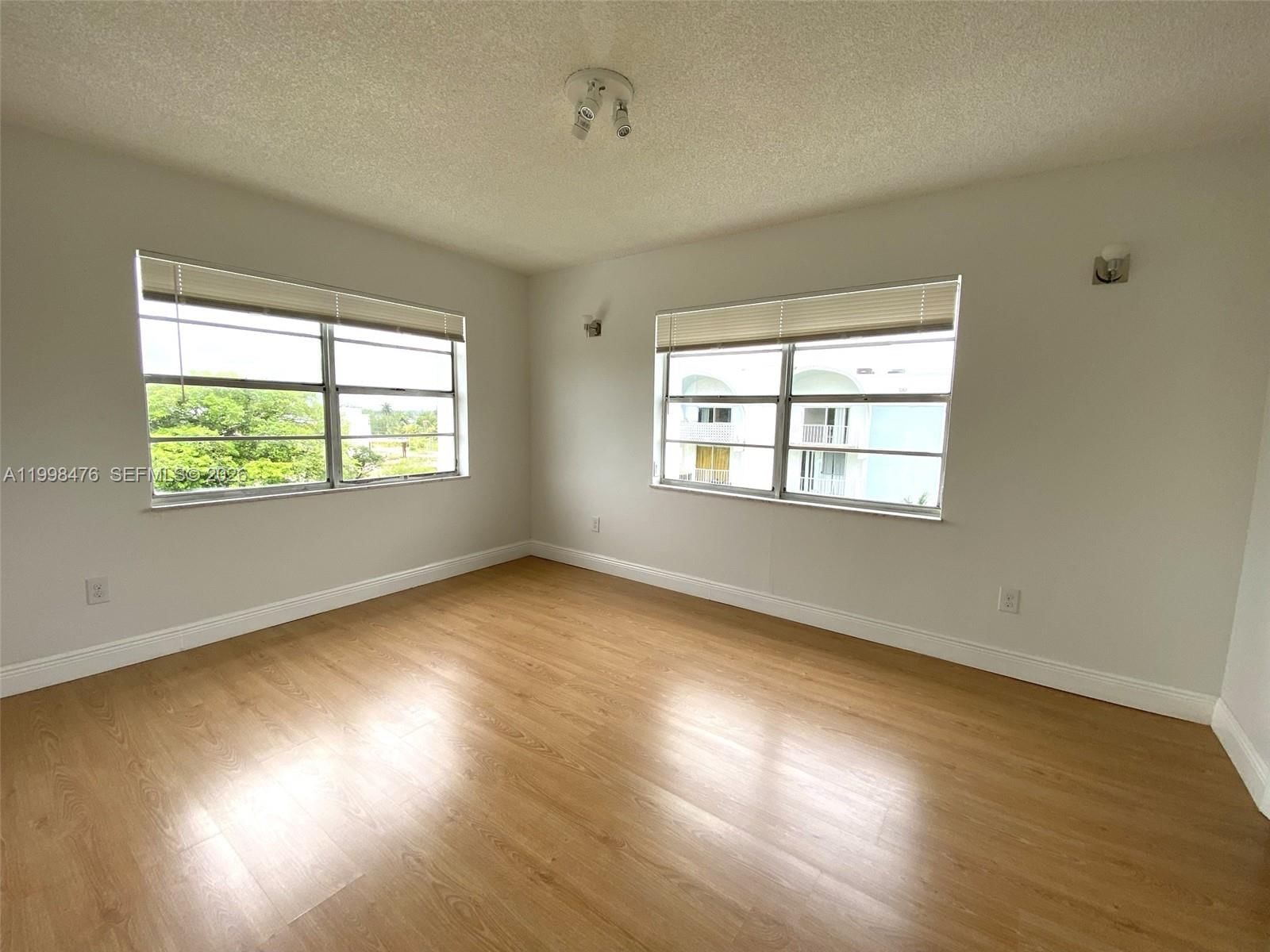 Real estate property located at 494 165th St Rd C-601, Miami-dade, Montecarlo Condo, Miami, FL
