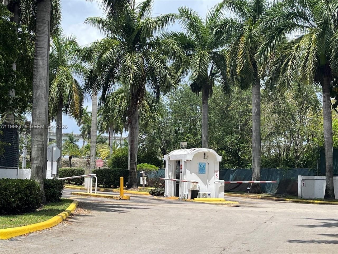 Real estate property located at 494 165th St Rd C-601, Miami-dade, Montecarlo Condo, Miami, FL