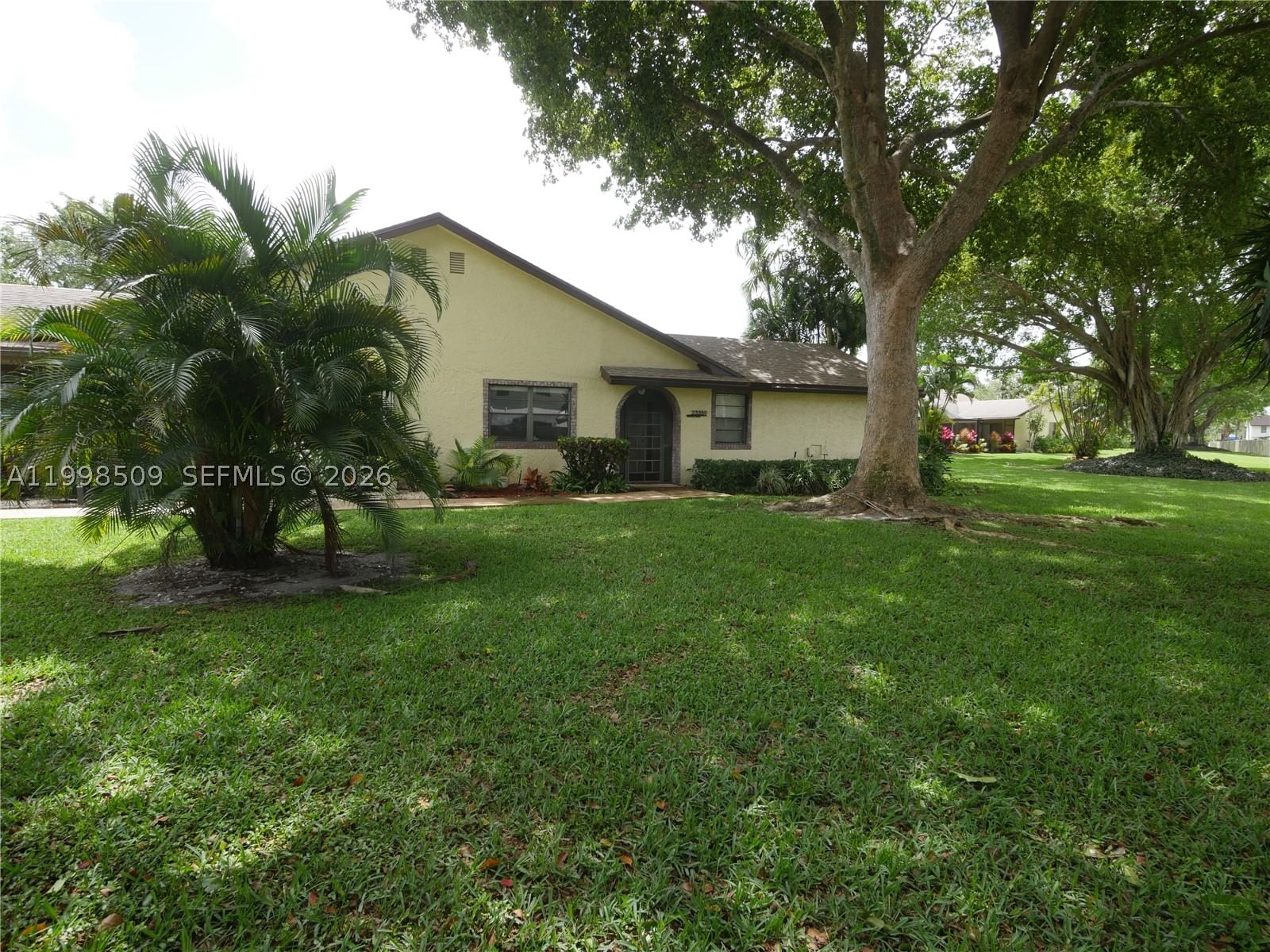 Real estate property located at 23359 Barlake Dr, Palm Beach, Lakes Of Boca Barwood 1, Boca Raton, FL