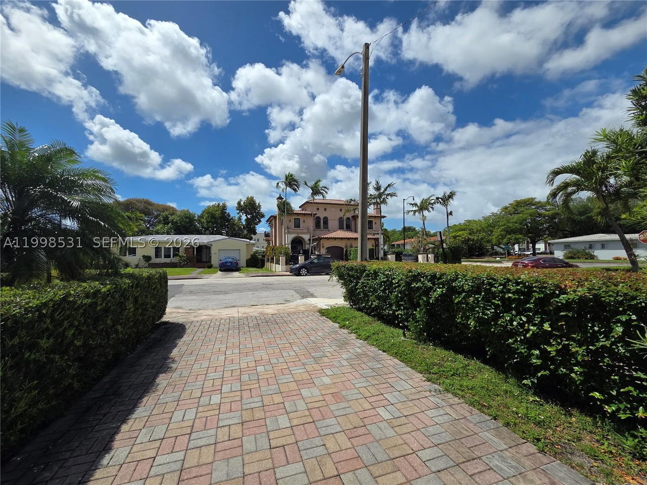 Real estate property located at 345 Malaga Ave, Miami-dade, Coral Gables Crafts Sec, Coral Gables, FL