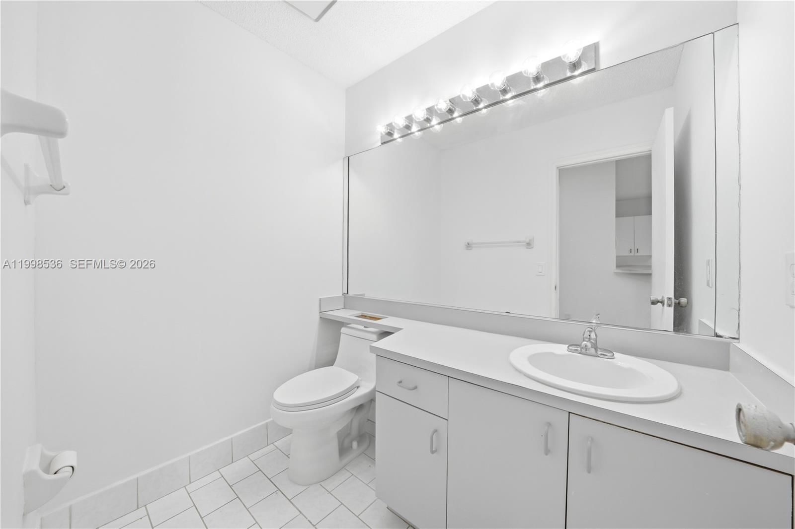 Real estate property located at 4540 151st Pl, Miami-dade, The Mansions, Miami, FL