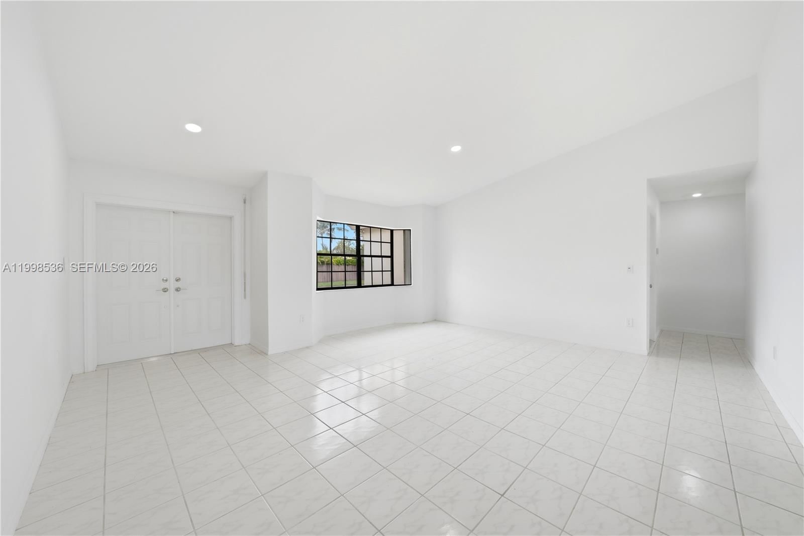 Real estate property located at 4540 151st Pl, Miami-dade, The Mansions, Miami, FL