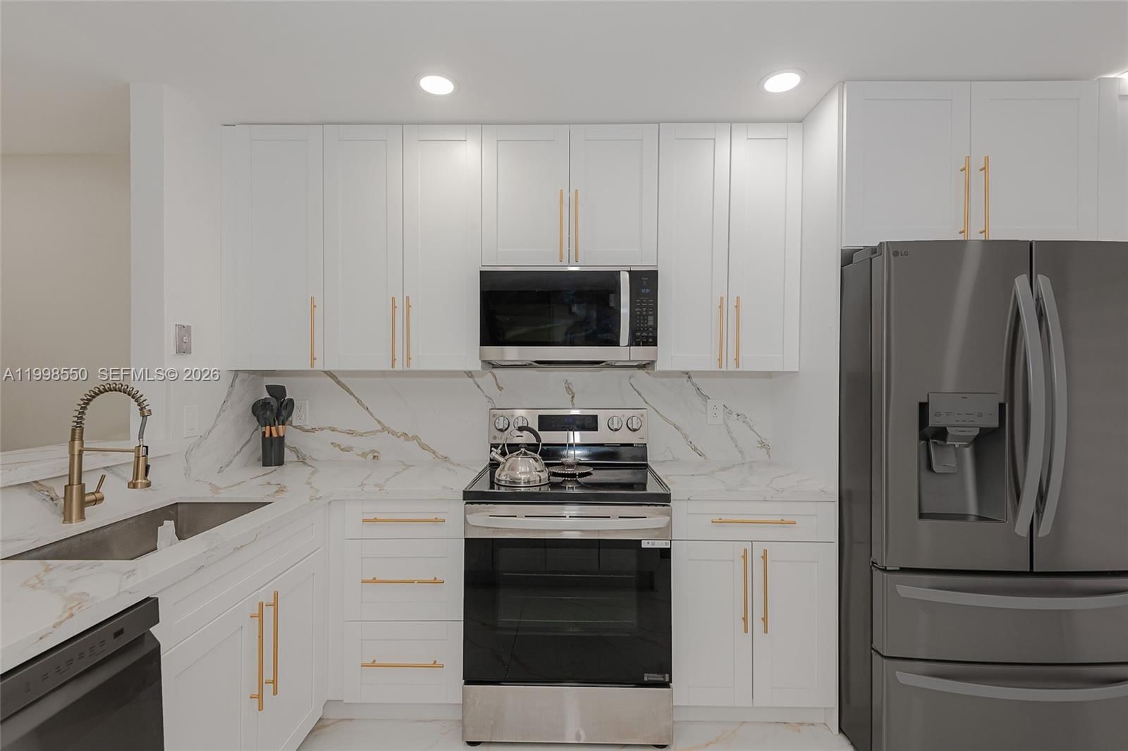 Real estate property located at 3325 Torremolinos Ave C-44, Miami-dade, Costa Del Sol Condo O, Doral, FL