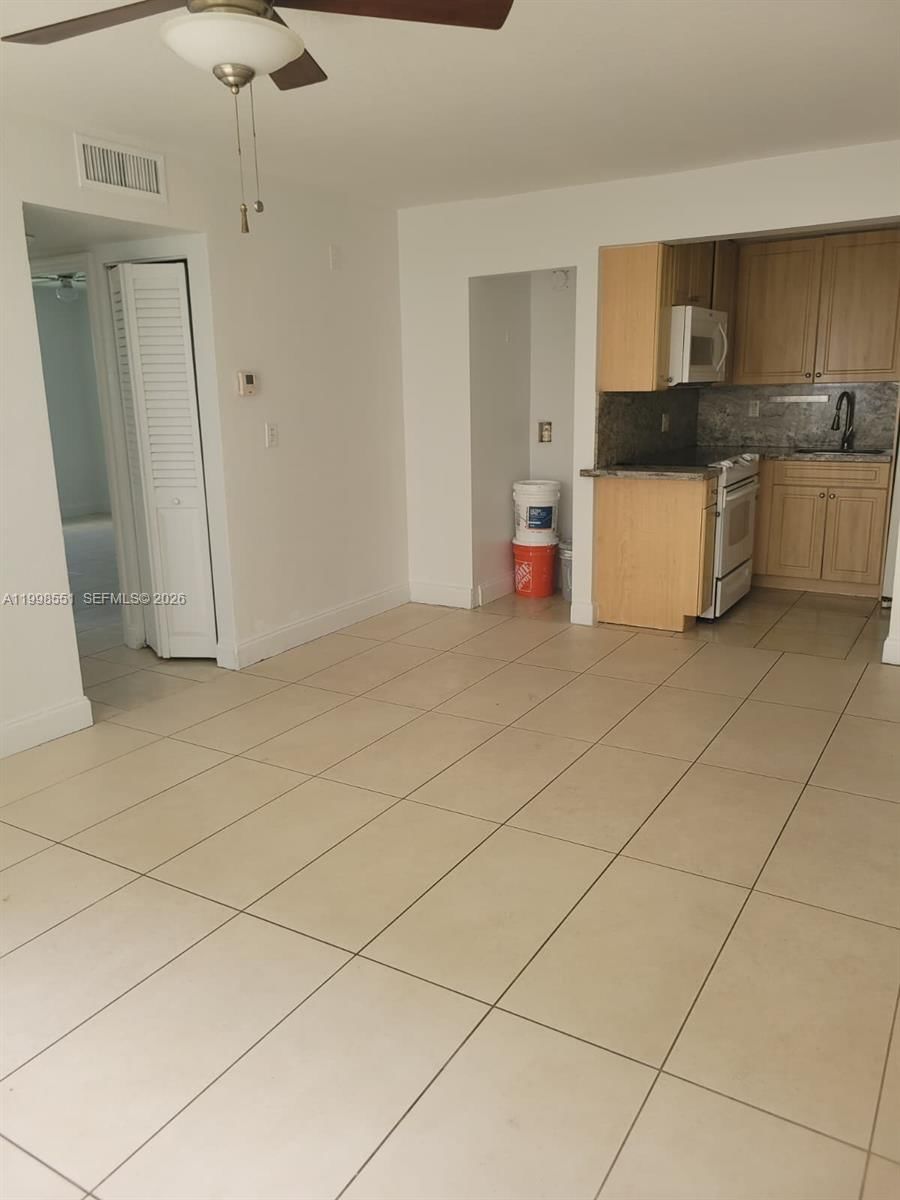 Real estate property located at 241 9th Ave #104, Broward, Ocean Drive Estates Condo, Pompano Beach, FL