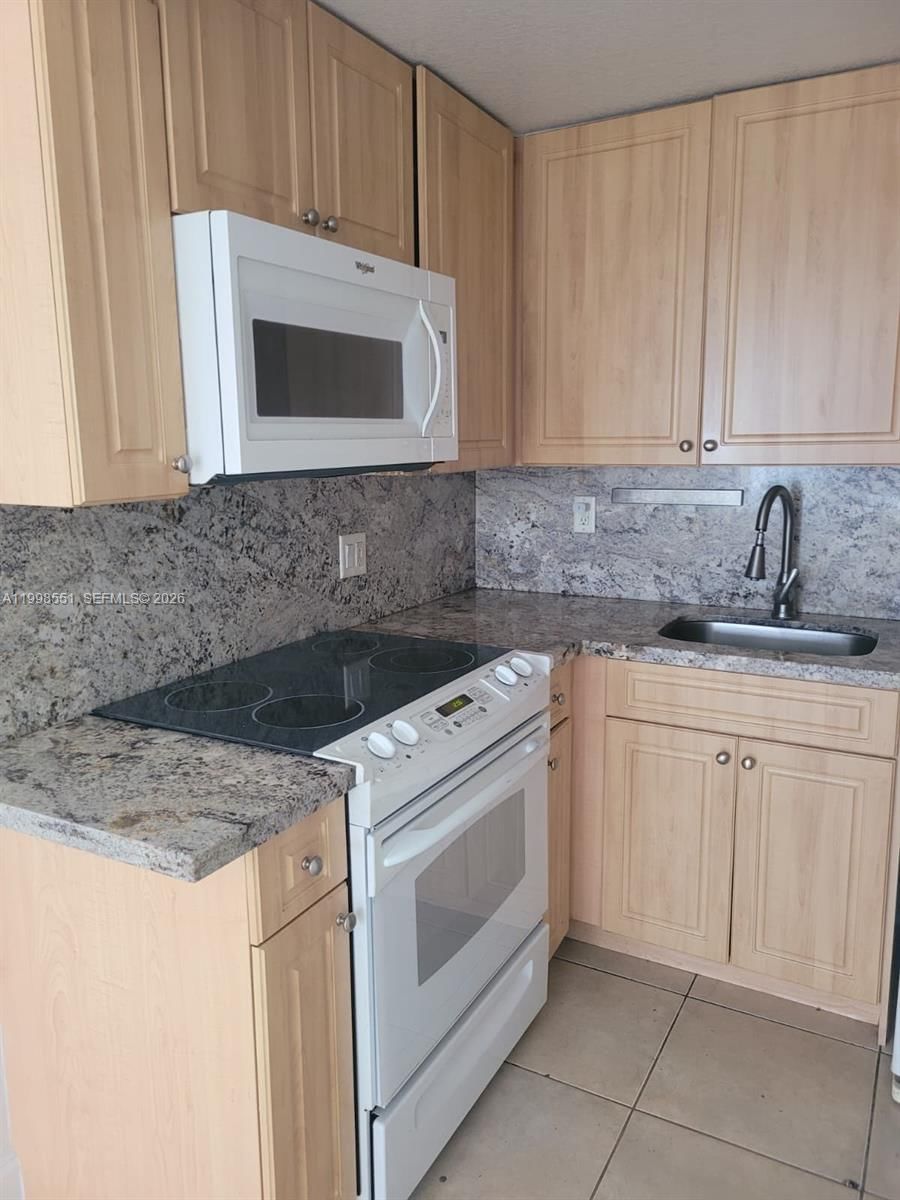 Real estate property located at 241 9th Ave #104, Broward, Ocean Drive Estates Condo, Pompano Beach, FL