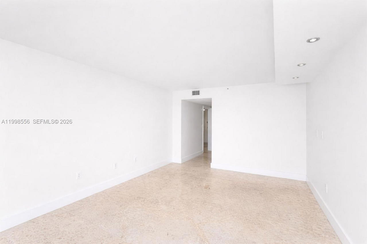 Real estate property located at 555 15th St #26J, Miami-dade, Venetia Condo, Miami, FL