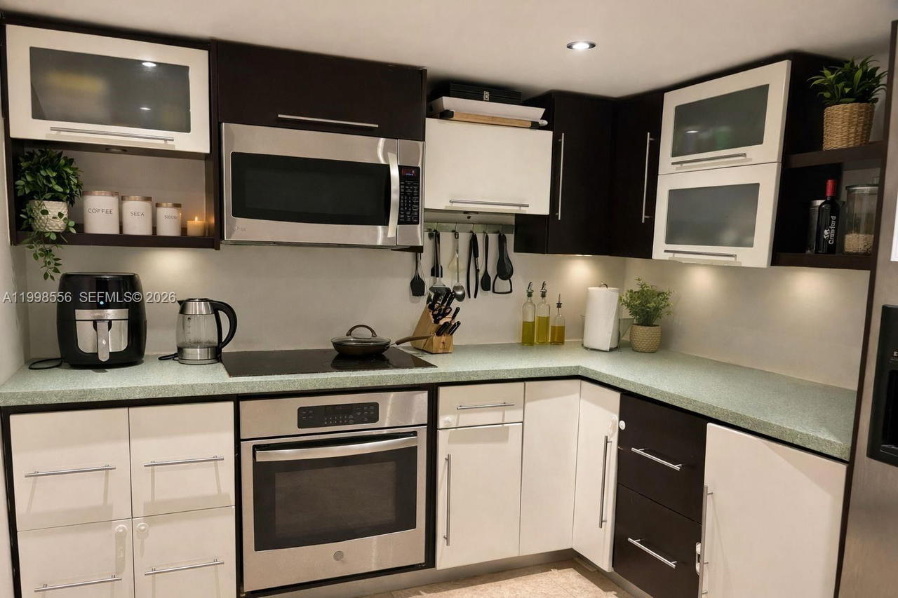 Real estate property located at 555 15th St #26J, Miami-dade, Venetia Condo, Miami, FL