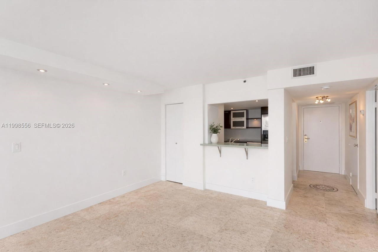 Real estate property located at 555 15th St #26J, Miami-dade, Venetia Condo, Miami, FL