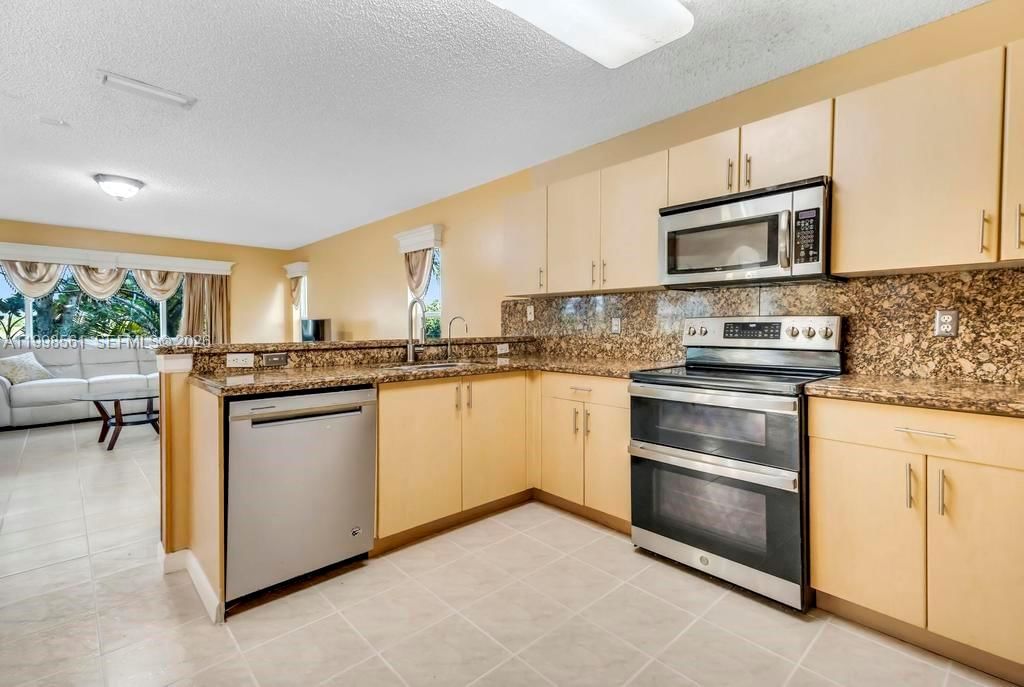 Real estate property located at 1941 148th Way, Broward, Silver Shores (parcels A, Miramar, FL