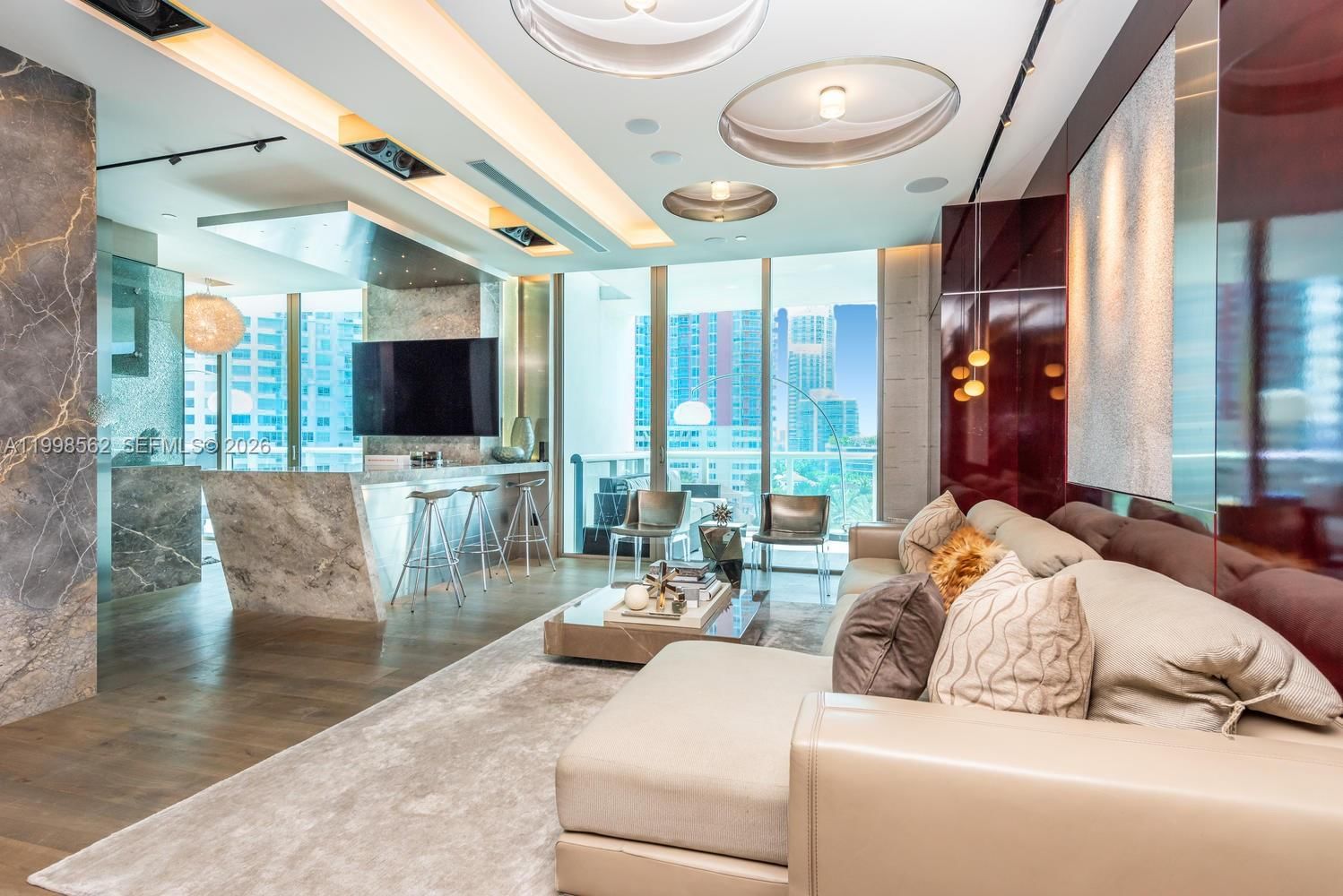 Real estate property located at 50 Pointe Dr #905, Miami-dade, Continuum On South Beach, Miami Beach, FL