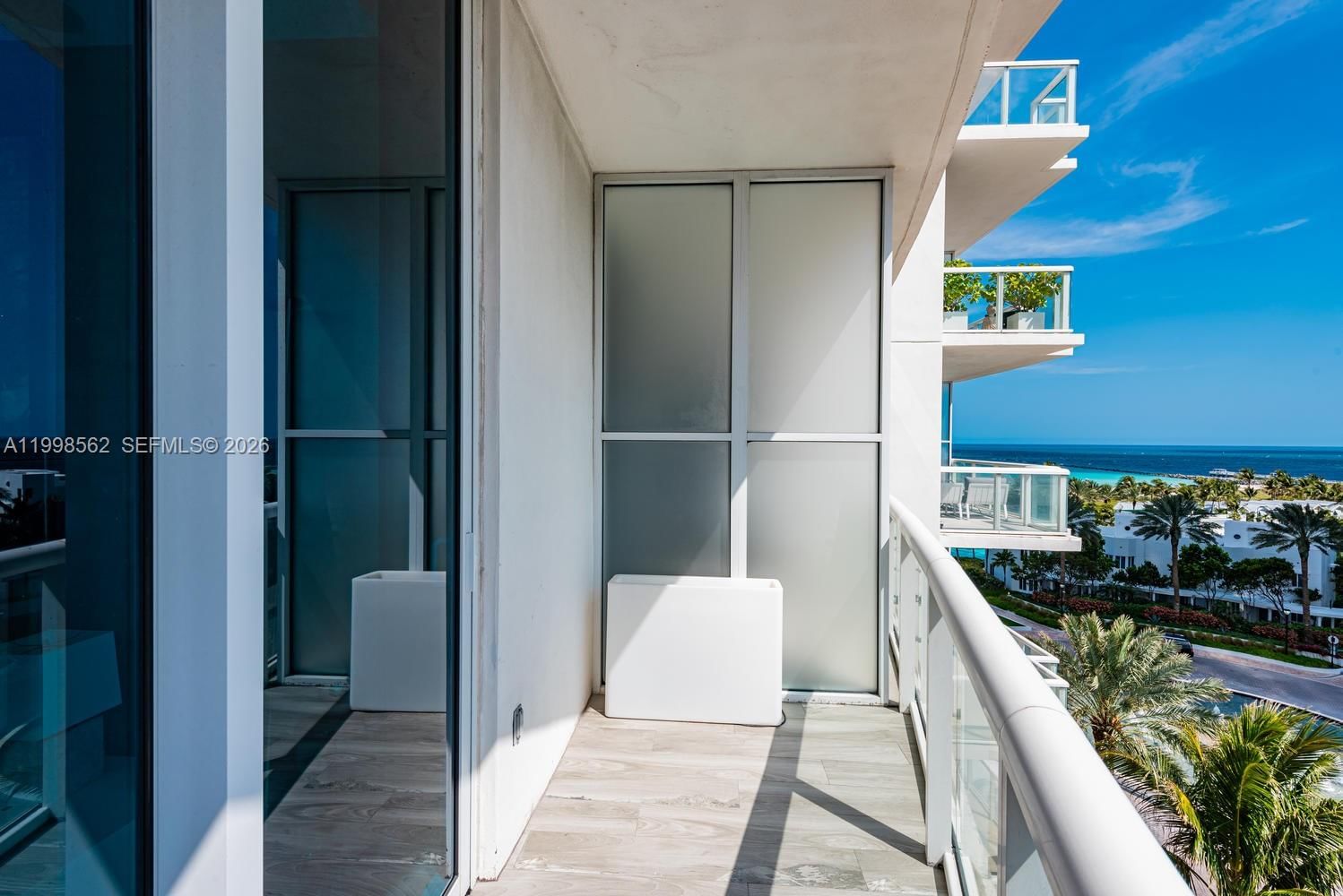 Real estate property located at 50 Pointe Dr #905, Miami-dade, Continuum On South Beach, Miami Beach, FL