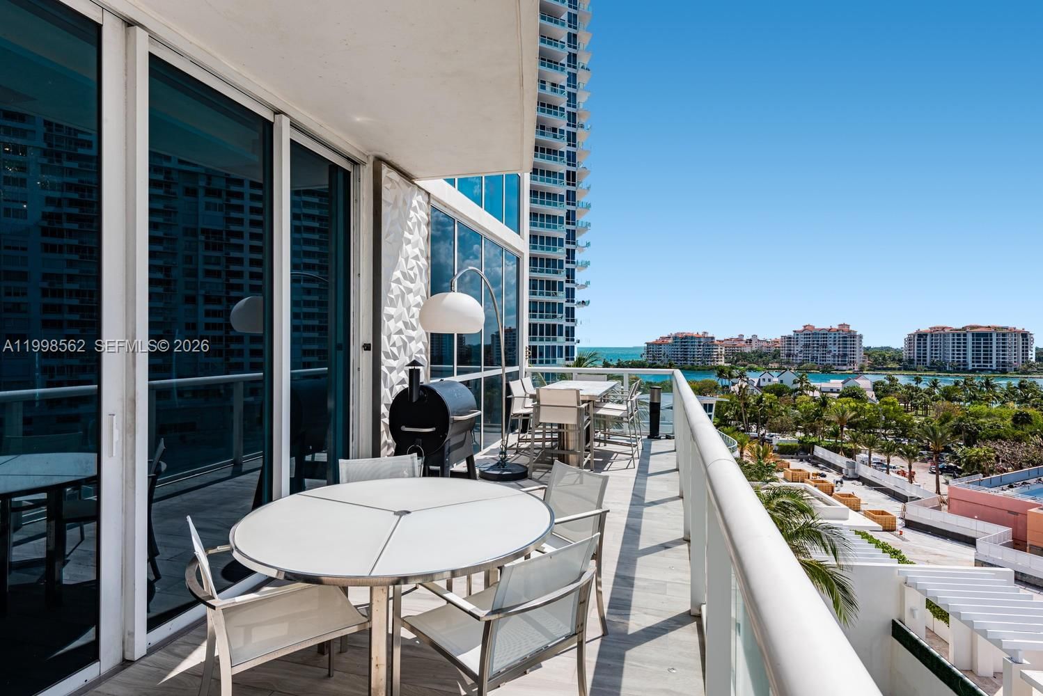 Real estate property located at 50 Pointe Dr #905, Miami-dade, Continuum On South Beach, Miami Beach, FL