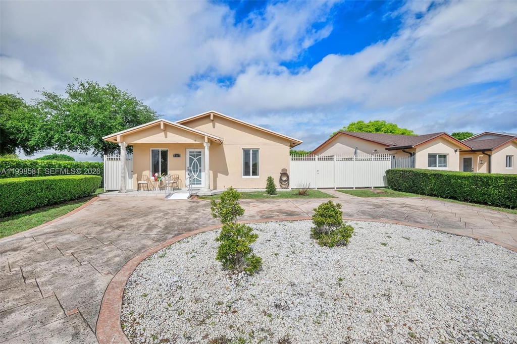 Real estate property located at 4218 138th Ct, Miami-dade, Bent Tree Sec 3, Miami, FL