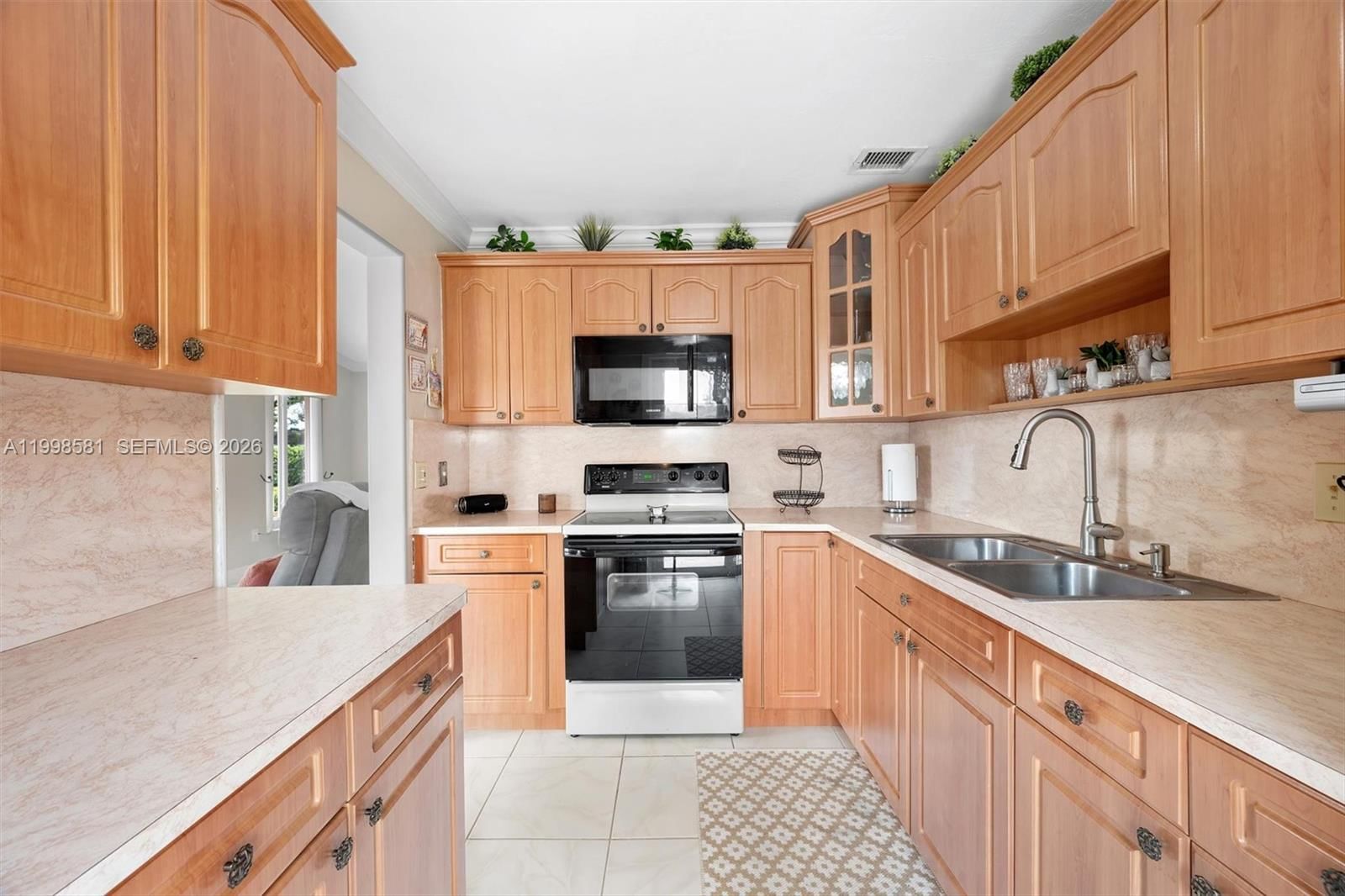 Real estate property located at 4218 138th Ct, Miami-dade, Bent Tree Sec 3, Miami, FL