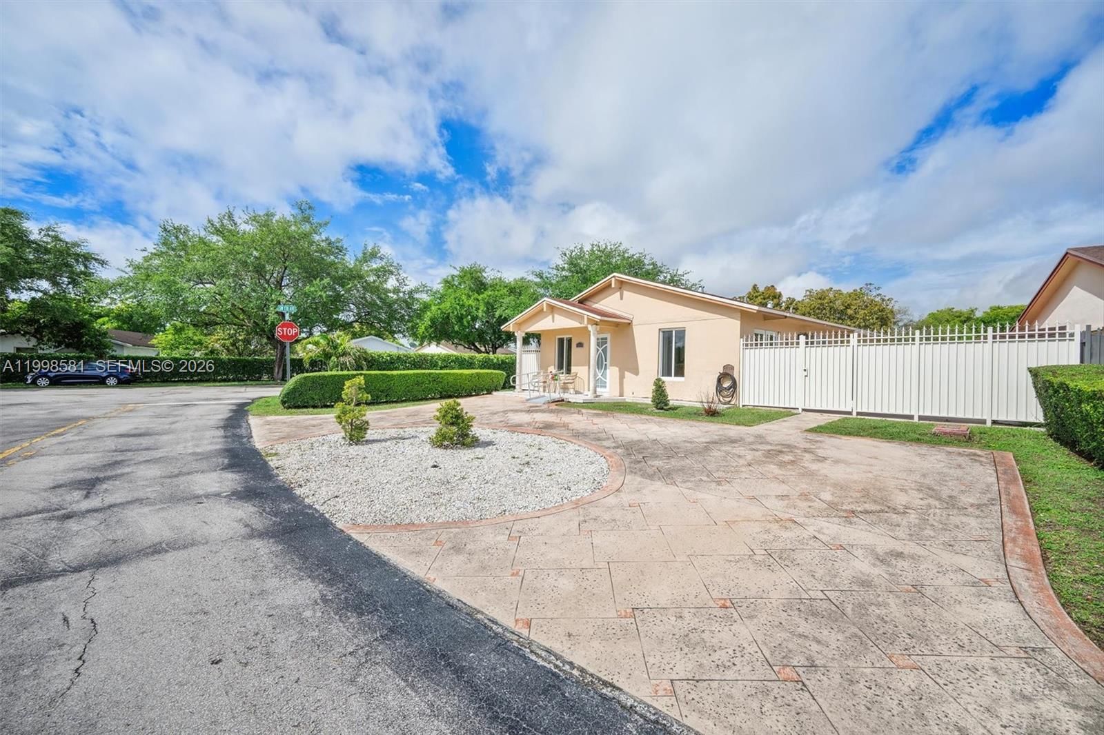 Real estate property located at 4218 138th Ct, Miami-dade, Bent Tree Sec 3, Miami, FL