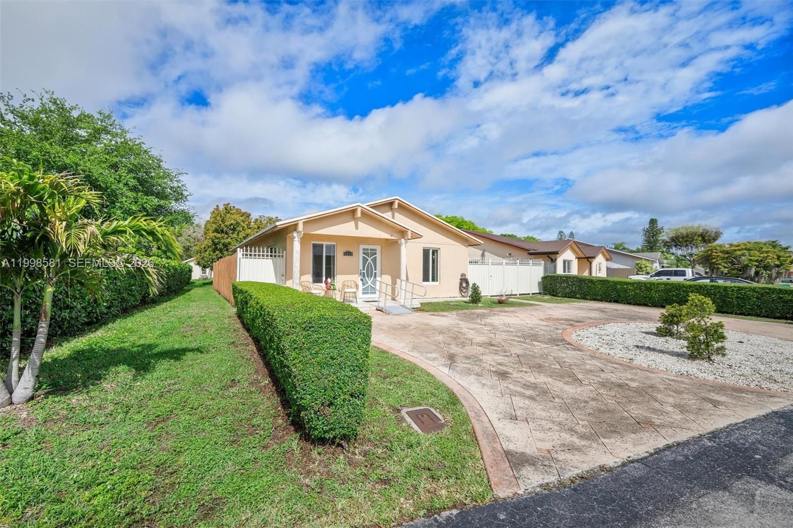 Real estate property located at 4218 138th Ct, Miami-dade, Bent Tree Sec 3, Miami, FL