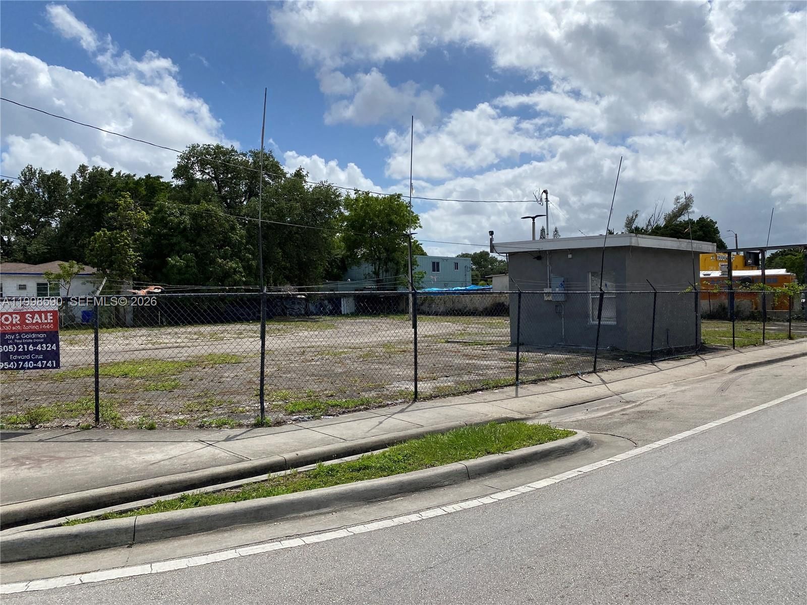 Real estate property located at 300 79th St, Miami-dade, Estelle Park No 2, Miami, FL