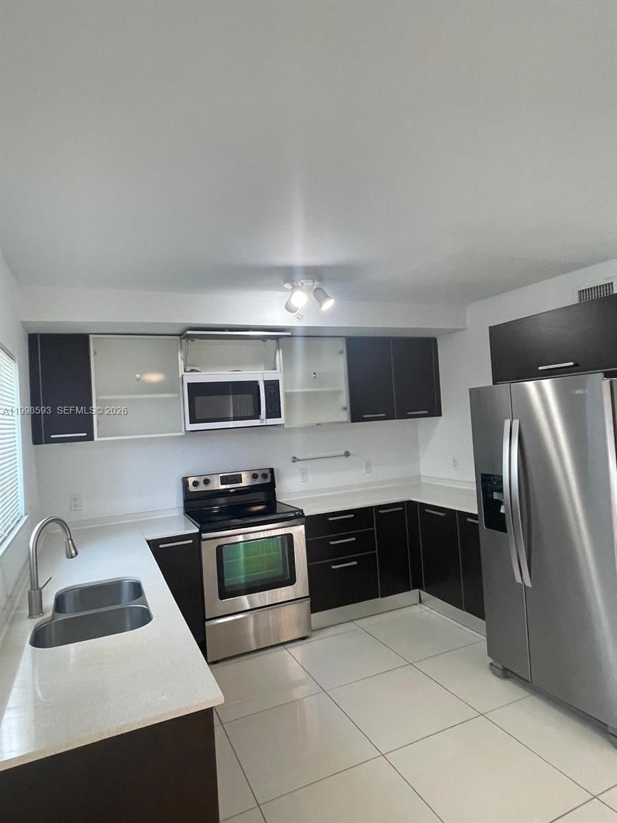 Real estate property located at 826 17th Ave, Broward, Hollywood, Hollywood, FL