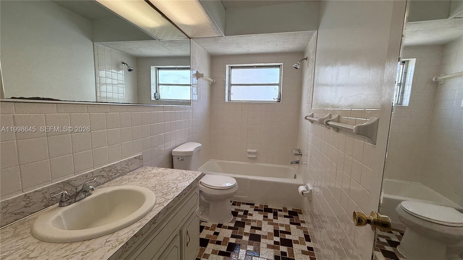 Real estate property located at 1943 Monroe St #306A, Broward, Barclay Arms Condo, Hollywood, FL