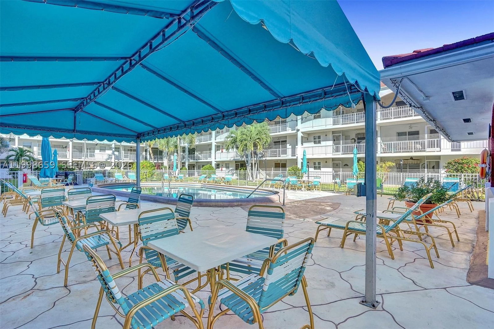 Real estate property located at 580 Egret Dr #212, Broward, Casa Paradiso Co-op, Hallandale Beach, FL