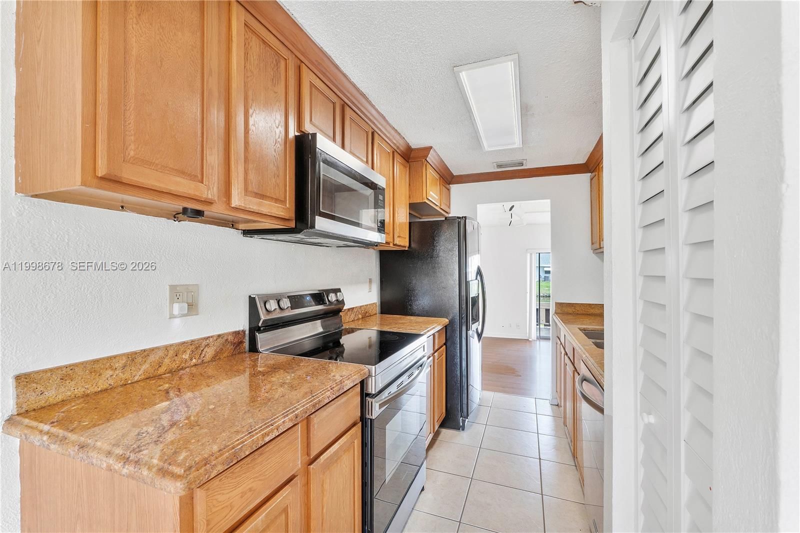 Real estate property located at 8243 9th Ct #7, Broward, Townhouses At Jacaranda C, Plantation, FL