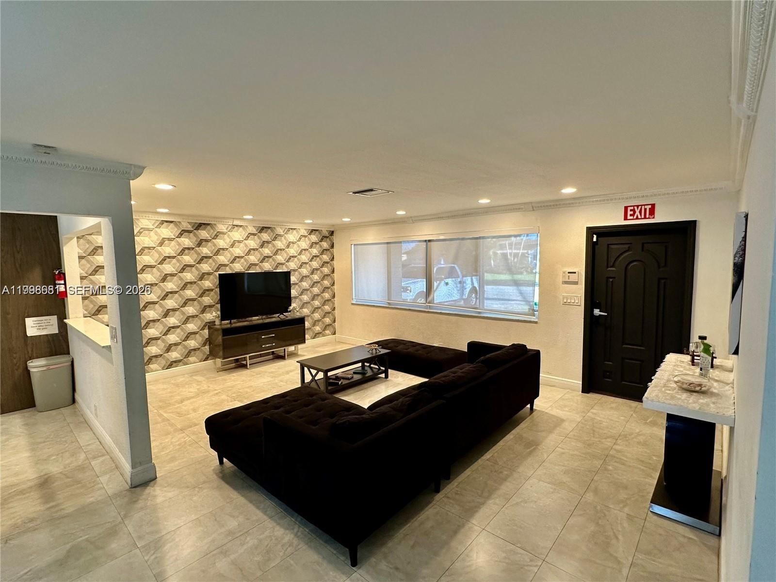 Real estate property located at 5424 Garfield St, Broward, Hollywood Hills Amen Plat, Hollywood, FL