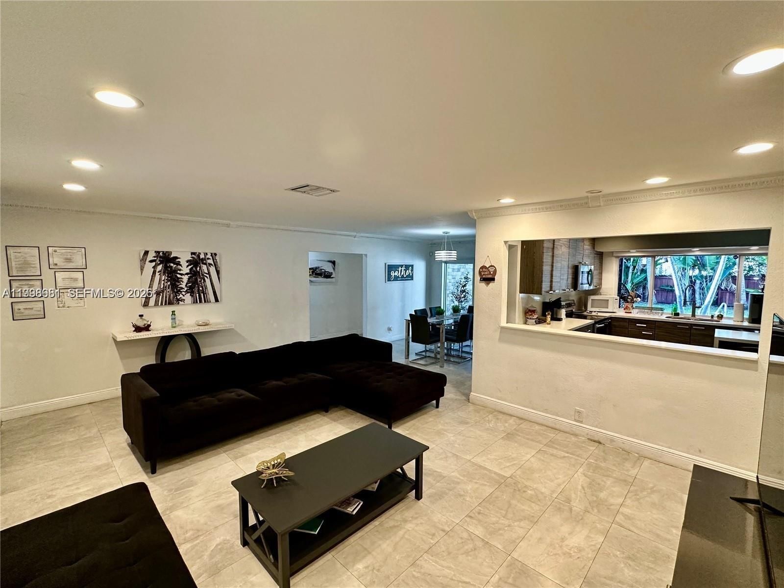 Real estate property located at 5424 Garfield St, Broward, Hollywood Hills Amen Plat, Hollywood, FL