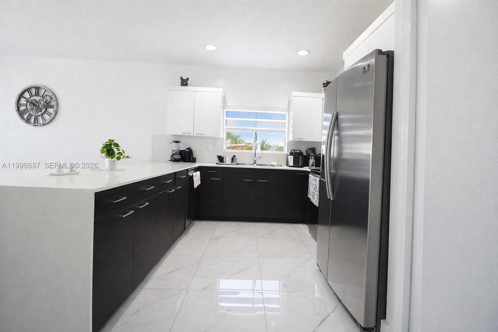 Real estate property located at 15045 38th Ter, Miami-dade, Kayla S Place, Miami, FL
