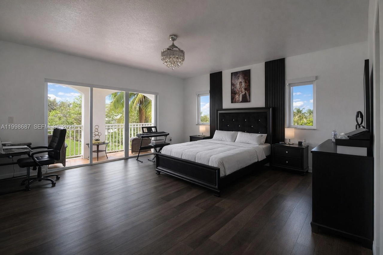 Real estate property located at 15045 38th Ter, Miami-dade, Kayla S Place, Miami, FL