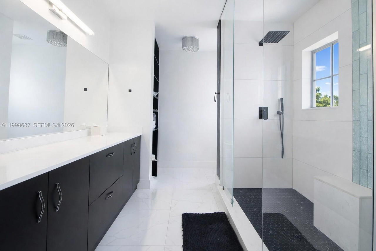 Real estate property located at 15045 38th Ter, Miami-dade, Kayla S Place, Miami, FL